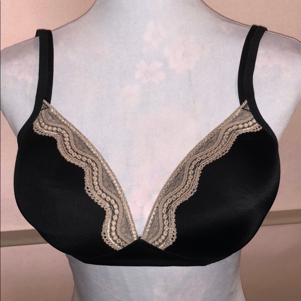 Wireless black bra with nude lace detail 38c